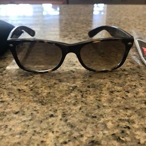 Ray Ban New Wayfarer Sunglasses